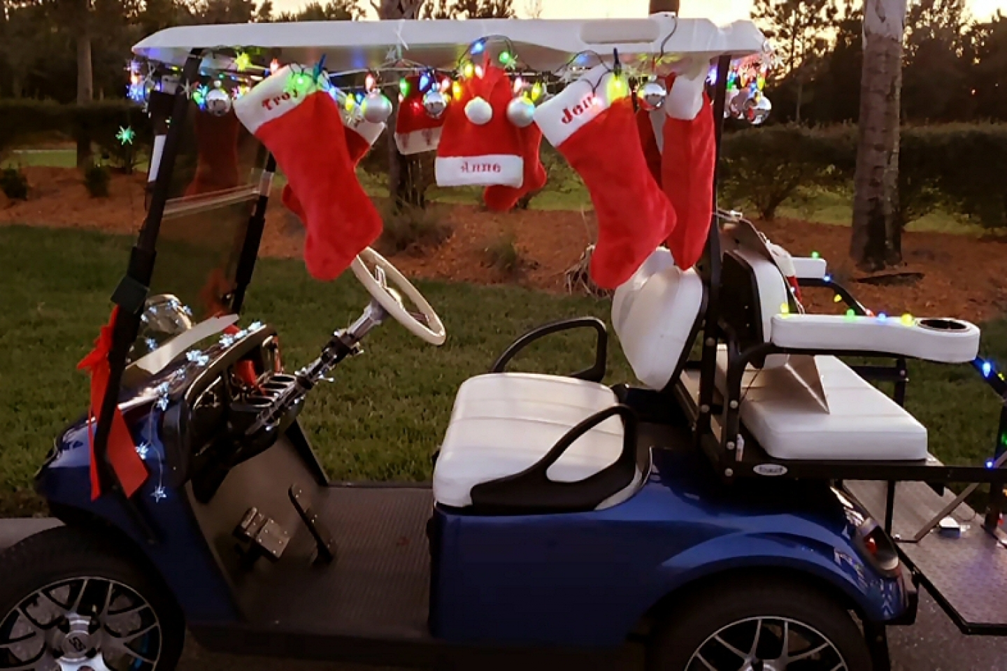 AVMS Holiday Golf Cart Parade 2021